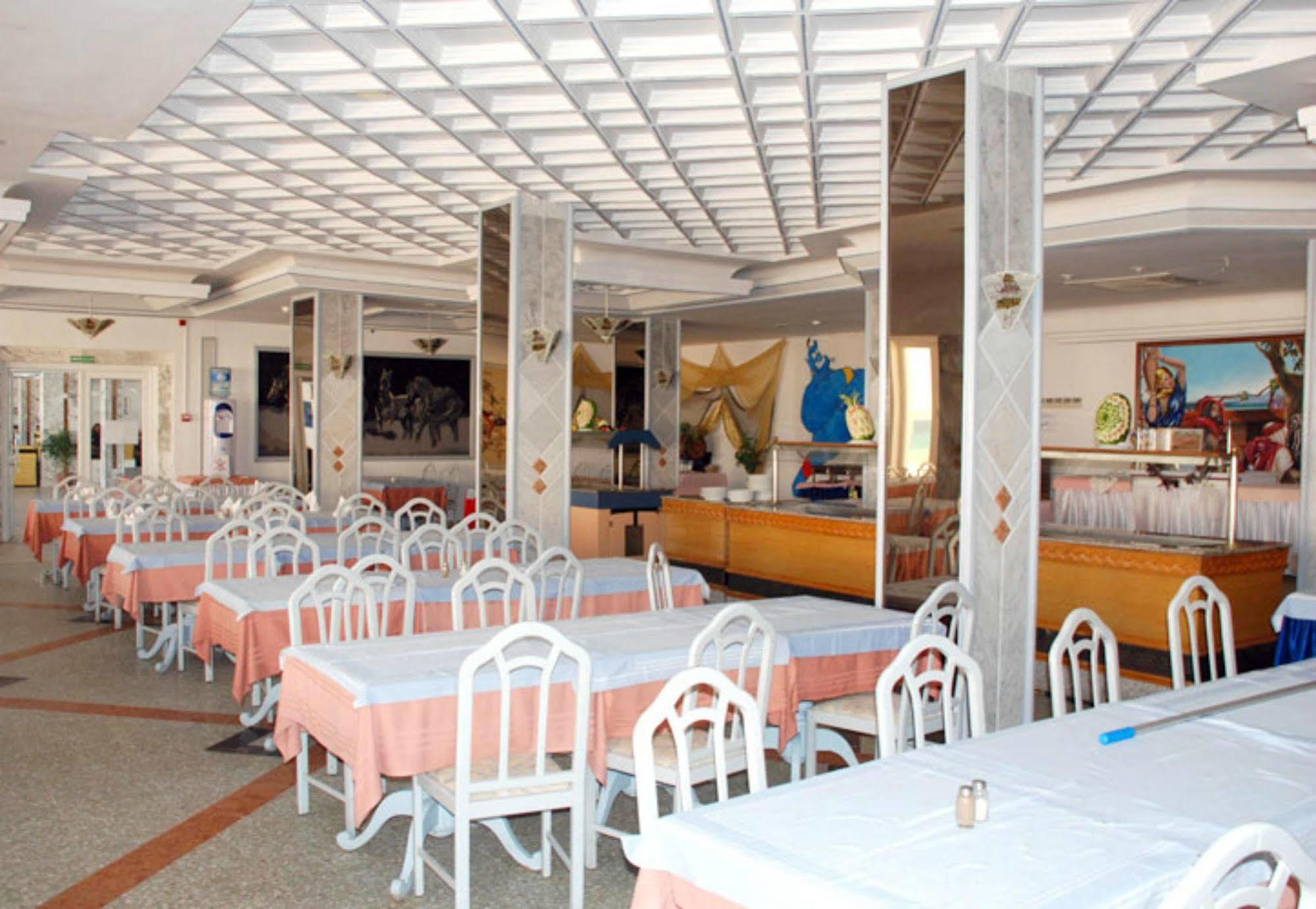 Les Colombes Hotel